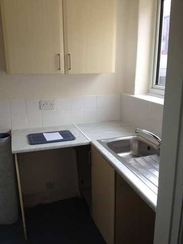  Image of 2 bedroom Terraced house to rent in Longroyd Place Leeds LS11 at Longroyd Place  Beeston, Leeds, Westyorkshire, LS11 5HE