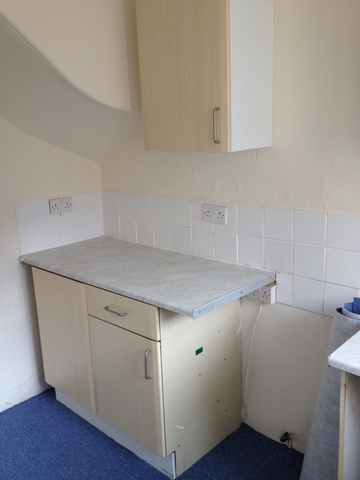  Image of 2 bedroom Terraced house to rent in Longroyd Place Leeds LS11 at Longroyd Place  Beeston, Leeds, Westyorkshire, LS11 5HE