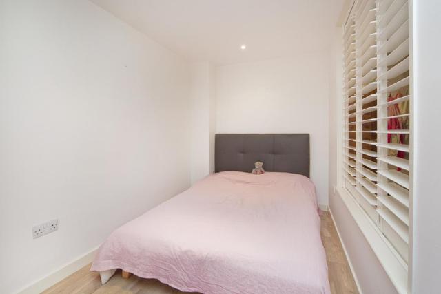  Image of 1 bedroom Flat to rent in Lonsdale Place London N1 at Barnsbury London Islington, N1 1EL