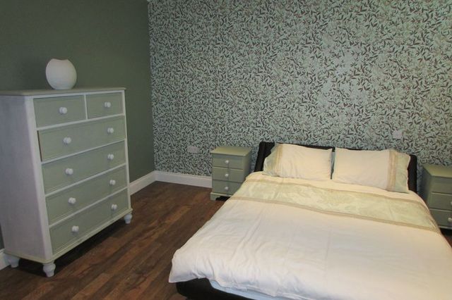  Image of 4 bedroom Detached house for sale in Lower Chestnut Drive Basingstoke RG21 at Lower Chestnut Drive  Basingstoke, RG21 8YN