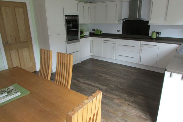  Image of 4 bedroom Detached house for sale in Lower Chestnut Drive Basingstoke RG21 at Lower Chestnut Drive  Basingstoke, RG21 8YN