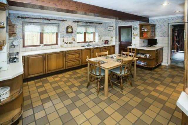  Image of 3 bedroom Detached house for sale in Mansfield Road Reading RG1 at Mansfield Road  Reading, RG1 6AL