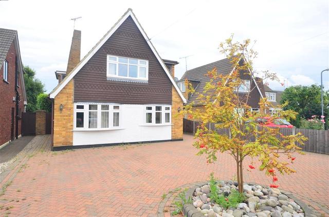  Image of 4 bedroom Detached house for sale in Margarite Way Wickford SS12 at Wickford Essex Wickford, SS12 0ES