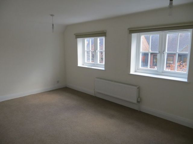  Image of 2 bedroom Flat to rent in Spittal Street Marlow SL7 at Spittal Street  Marlow, SL7 3HJ