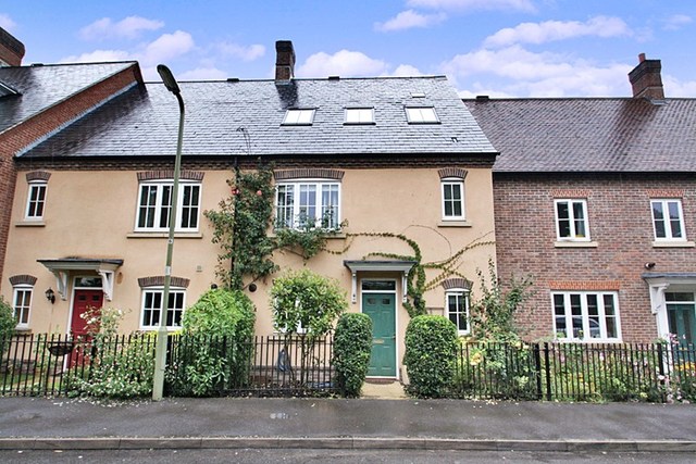  Image of 5 bedroom Terraced house for sale in Marnhull Rise Winchester SO22 at Marnhull Rise  Winchester, SO22 5FH