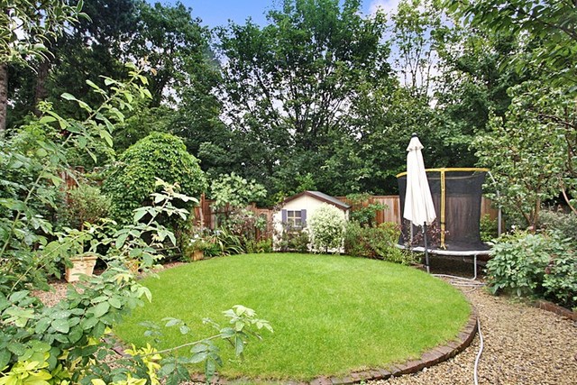  Image of 5 bedroom Terraced house for sale in Marnhull Rise Winchester SO22 at Marnhull Rise  Winchester, SO22 5FH