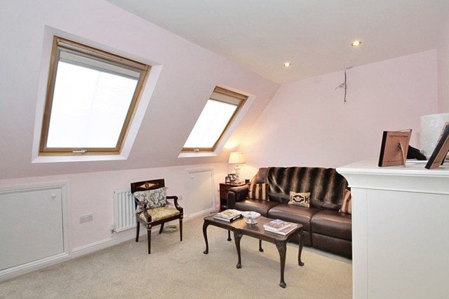  Image of 5 bedroom Terraced house for sale in Marnhull Rise Winchester SO22 at Marnhull Rise  Winchester, SO22 5FH
