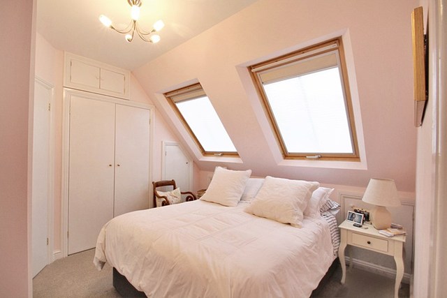  Image of 5 bedroom Terraced house for sale in Marnhull Rise Winchester SO22 at Marnhull Rise  Winchester, SO22 5FH