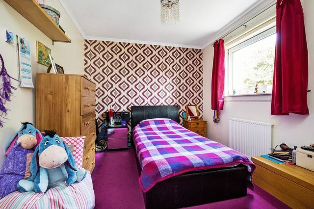  Image of 3 bedroom Terraced house for sale in Mathieson Place Dunfermline KY11 at Mathieson Place  Dunfermline, KY11 4XL
