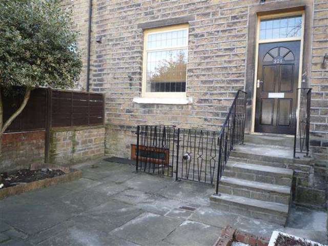  Image of 2 bedroom Terraced house to rent in Meltham Road Netherton Huddersfield HD4 at Milnsbridge, HD4 7EX