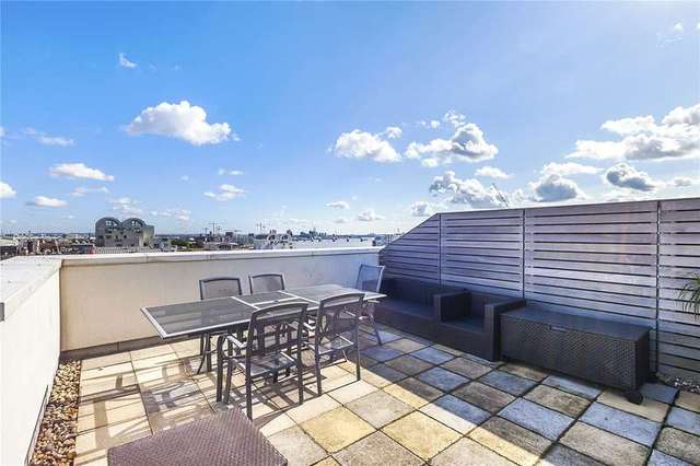  Image of 2 bedroom Flat for sale in John Harrison Way London SE10 at John Harrison Way London Greenwich, SE10 0BZ