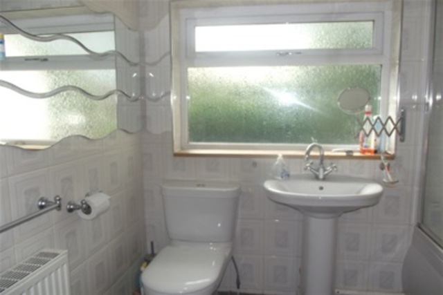  Image of 3 bedroom Semi-Detached house to rent in Middlesex Road Stockport SK5 at Stockport, SK5 8HS