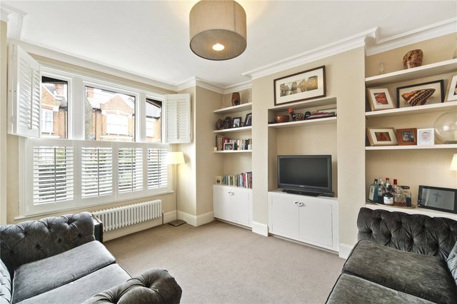  Image of 2 bedroom Maisonette for sale in Midmoor Road London SW12 at Midmoor Road  London, SW12 0EW