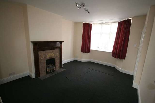  Image of 3 bedroom Terraced house to rent in Mill Road Wellingborough NN8 at Mill Road  Wellingborough, NN8 1QT