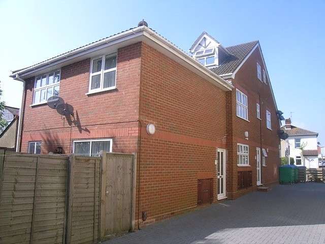  Image of 1 bedroom Flat to rent in Millbrook Road East Southampton SO15 at 188 Millbrook Road East  Southampton, SO15 1DN
