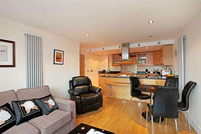 Image of 2 bedroom Flat for sale in Millharbour London E14 at London  South Quay, E14 9ND