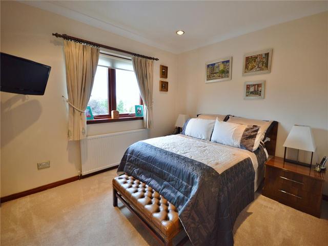  Image of 3 bedroom Flat to rent in Millholm Road Glasgow G44 at Cathcart Glasgow Glasgow, G44 3YB