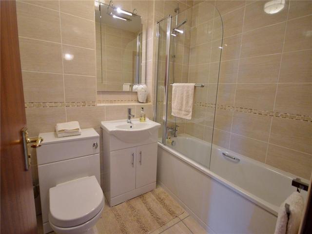  Image of 3 bedroom Flat to rent in Millholm Road Glasgow G44 at Cathcart Glasgow Glasgow, G44 3YB