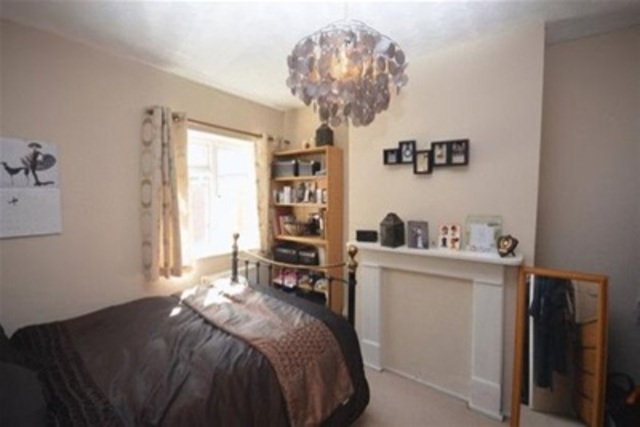  Image of 2 bedroom Flat to rent in Milton Road Southampton SO15 at Southampton, SO15 2HR