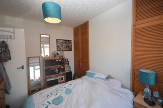  Image of 2 bedroom Flat to rent in Milton Road Southampton SO15 at Southampton, SO15 2HR
