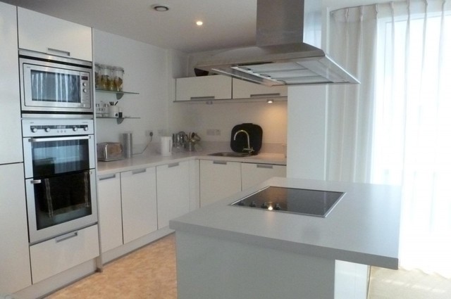  Image of 3 bedroom Apartment to rent in Channel Way Ocean Village Southampton SO14 at 32 Channel Way Southampton, SO14 3JA