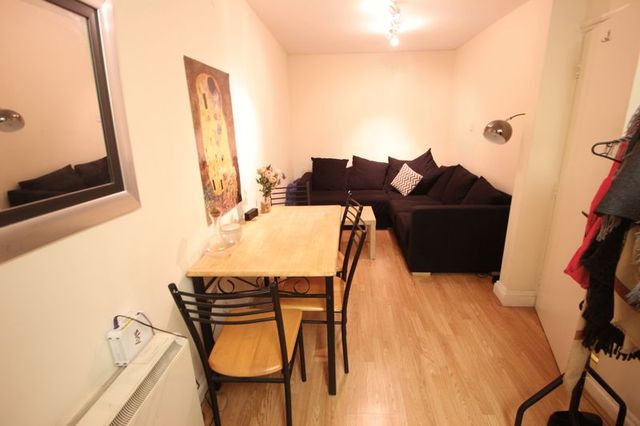  Image of 2 bedroom Flat to rent in Nazrul Street London E2 at Nazrul Street  London, E2 8GG