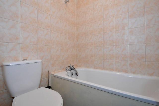  Image of 1 bedroom Flat to rent in New Kings Road London SW6 at New Kings Road  London, SW6 4SB