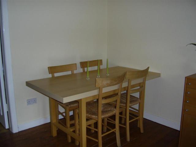  Image of 2 bedroom Flat to rent in Newlands Road Grangemouth FK3 at Grangemouth Falkirk Falkirk, FK3 8NX