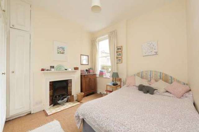  Image of 2 bedroom Flat to rent in Niton Street London SW6 at London, SW6 6NJ