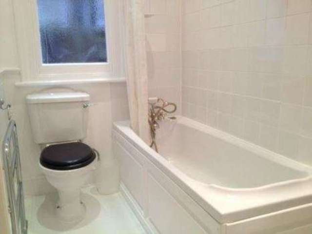  Image of 2 bedroom Flat to rent in Niton Street London SW6 at London, SW6 6NJ