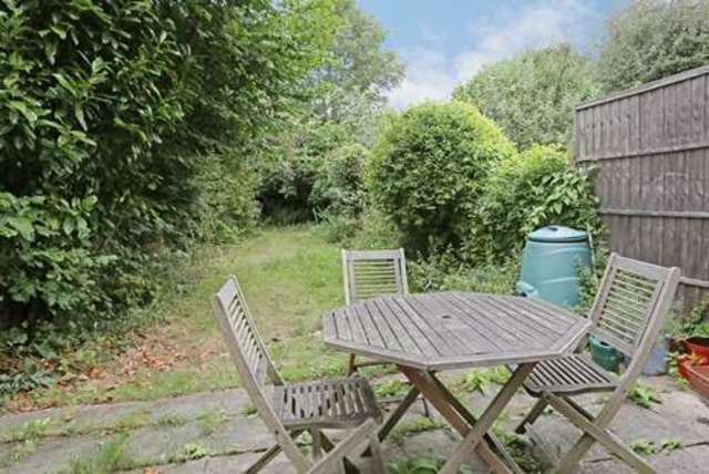  Image of 2 bedroom Flat to rent in Niton Street London SW6 at London, SW6 6NJ