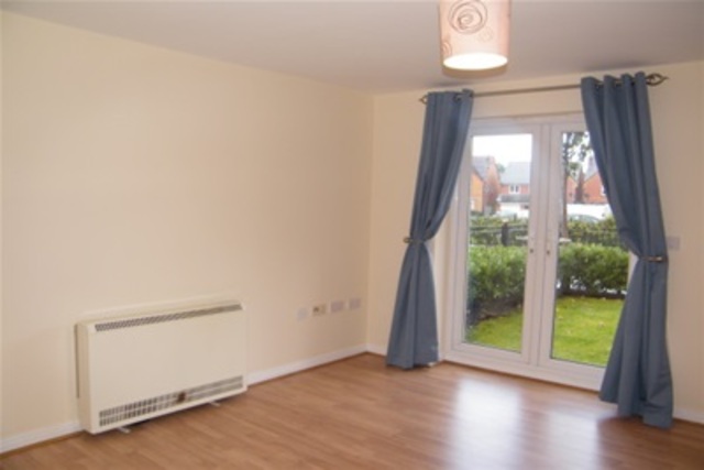  Image of 2 bedroom Flat to rent in Oakcliffe Road Wythenshawe Manchester M23 at Manchester, M23 1DA