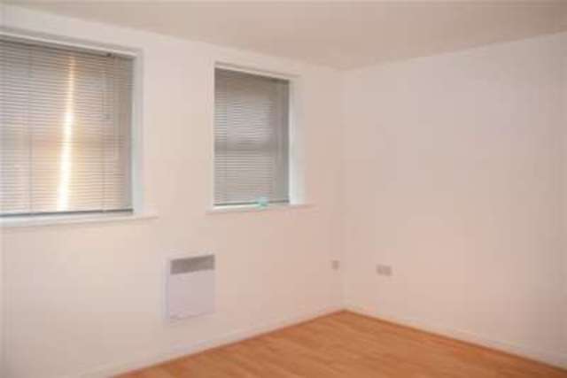  Image of 2 bedroom Flat to rent in Oakcliffe Road Wythenshawe Manchester M23 at Manchester, M23 1DA