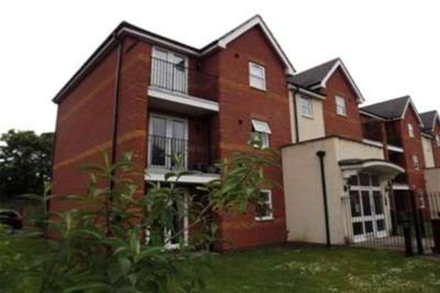  Image of 2 bedroom Flat to rent in Oakcliffe Road Wythenshawe Manchester M23 at Manchester, M23 1DA