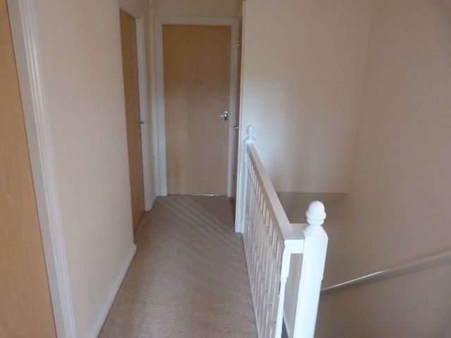  Image of 3 bedroom Detached house to rent in Oakley Drive Oldham OL1 at Oakley Drive  Oldham, OL1 4TR