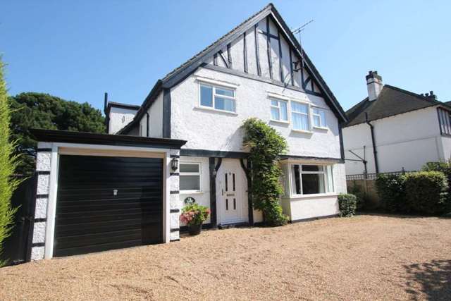  Image of 4 bedroom Detached house for sale in Offington Lane Worthing BN14 at Offington Lane  Worthing, BN14 9RP