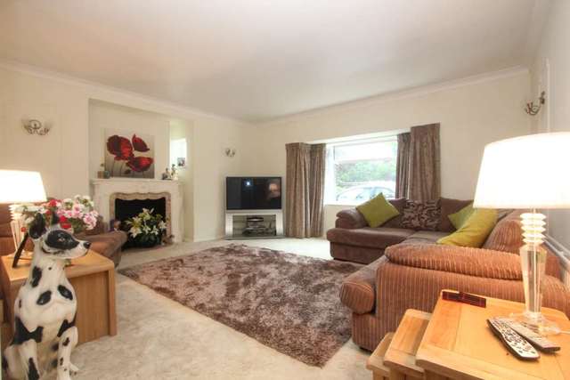  Image of 4 bedroom Detached house for sale in Offington Lane Worthing BN14 at Offington Lane  Worthing, BN14 9RP