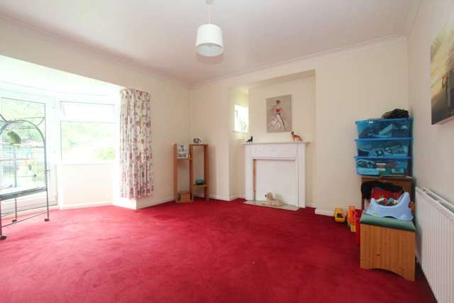  Image of 4 bedroom Detached house for sale in Offington Lane Worthing BN14 at Offington Lane  Worthing, BN14 9RP