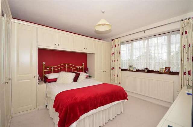  Image of 5 bedroom Detached house for sale in Old Hall Drive Cliffsend Ramsgate CT12 at Cliffsend Ramsgate Ramsgate, CT12 5LE
