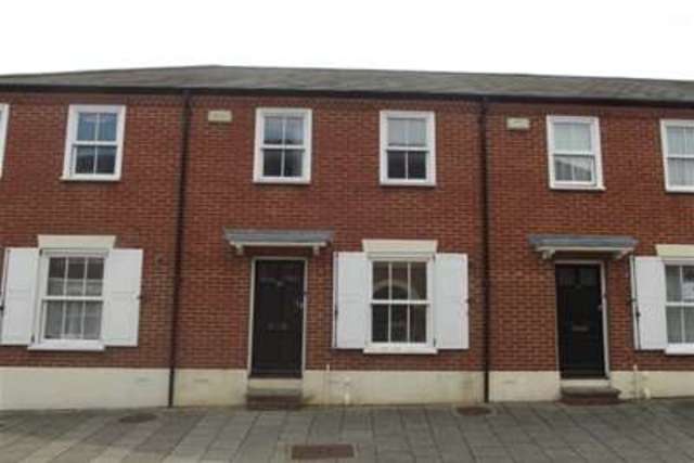  Image of 3 bedroom Terraced house to rent in Orient Place Canterbury CT2 at Canterbury, CT2 8AW