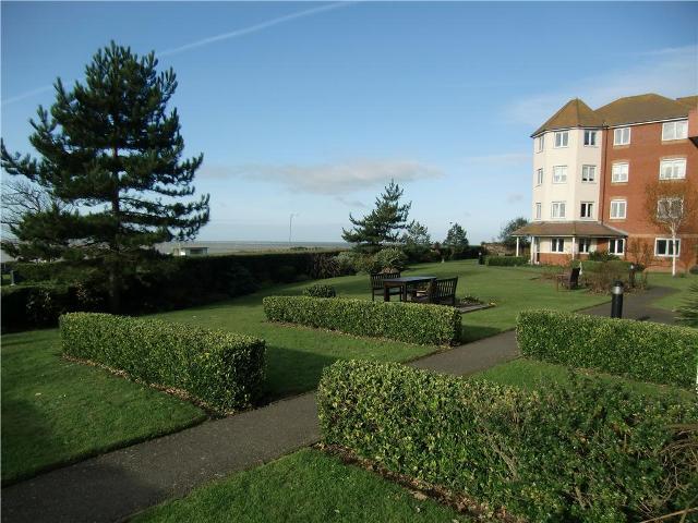  Image of 1 bedroom Apartment to rent in Rowena Road Westgate-on-Sea CT8 at Palm Court Rowena Road Westgate-on-Sea, CT8 8QZ