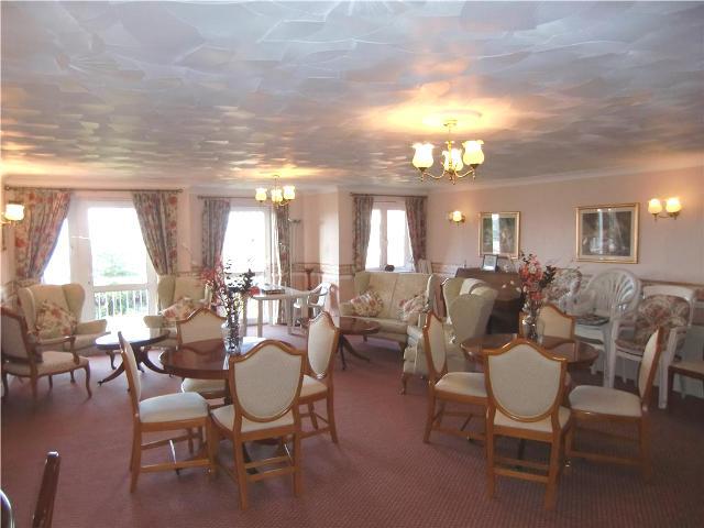  Image of 1 bedroom Apartment to rent in Rowena Road Westgate-on-Sea CT8 at Palm Court Rowena Road Westgate-on-Sea, CT8 8QZ
