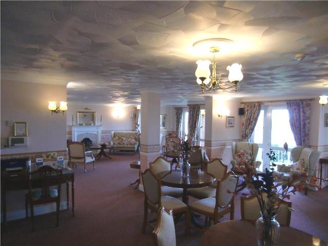  Image of 1 bedroom Apartment to rent in Rowena Road Westgate-on-Sea CT8 at Palm Court Rowena Road Westgate-on-Sea, CT8 8QZ