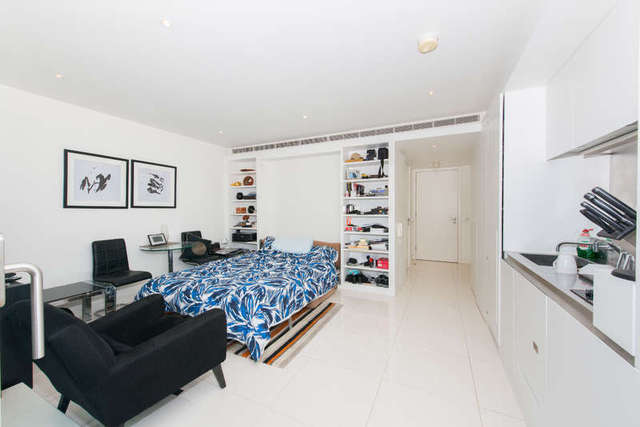  Image of Flat to rent in Pan Peninsula Square London E14 at Canary Wharf, E14 9HG