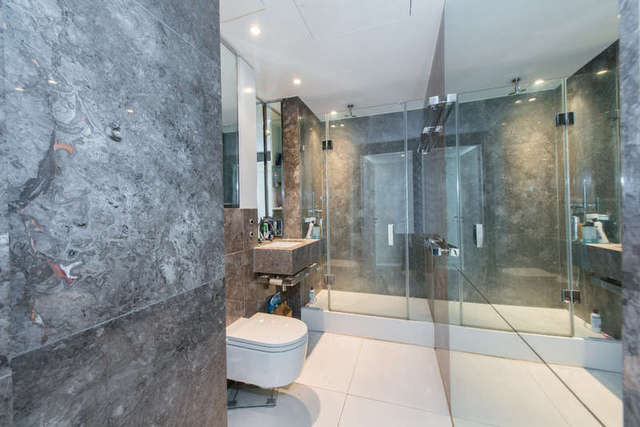  Image of Flat to rent in Pan Peninsula Square London E14 at Canary Wharf, E14 9HG