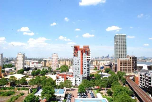  Image of Flat to rent in Pan Peninsula Square London E14 at Canary Wharf, E14 9HD