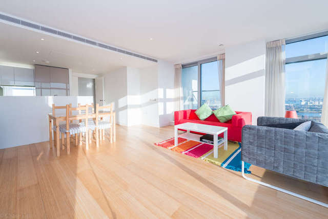  Image of 2 bedroom Flat to rent in Pan Peninsula Square London E14 at Canary Wharf, E14 9HQ