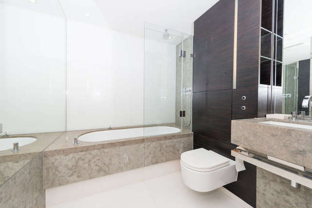  Image of 2 bedroom Flat to rent in Pan Peninsula Square London E14 at Canary Wharf, E14 9HQ