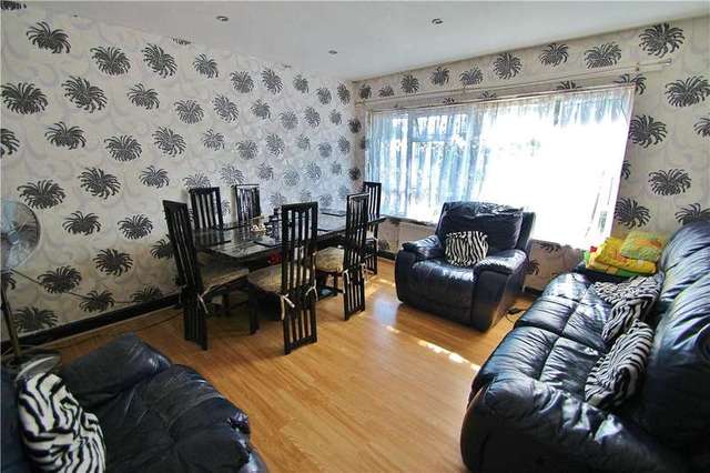  Image of 2 bedroom Apartment for sale in Pares Close Horsell Woking GU21 at Horsell Surrey Horsell, GU21 4QN