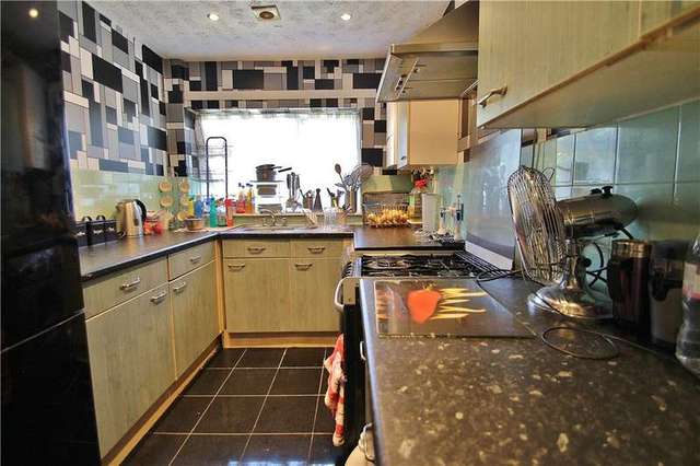  Image of 2 bedroom Apartment for sale in Pares Close Horsell Woking GU21 at Horsell Surrey Horsell, GU21 4QN